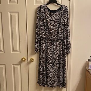 Jessica Howard Black and Cream Leopard Print Long Sleeve Dress